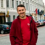 Nerijus - lydintis žemės komandos narys